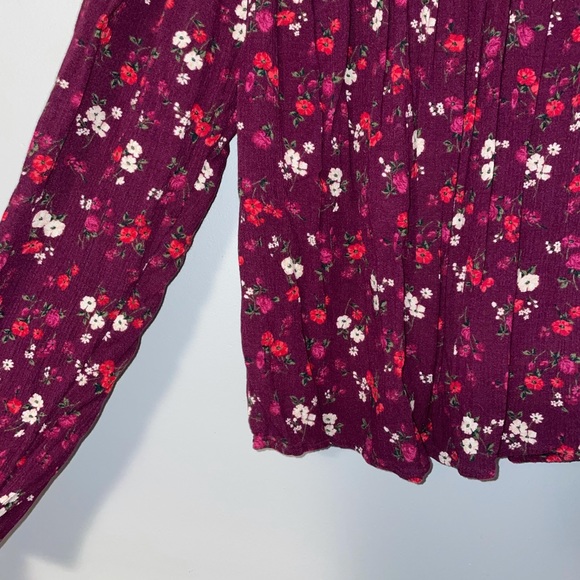 Floral Off-the-Shoulder Top - Picture 2 of 3